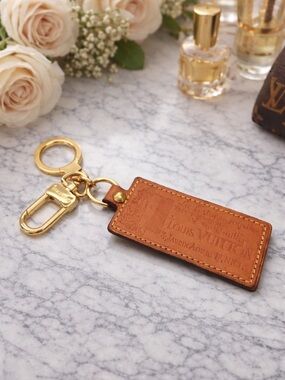 Louis Vuitton Vachetta Leather Porte Clefs Fortune Key Chain Gold H/W Key Ring